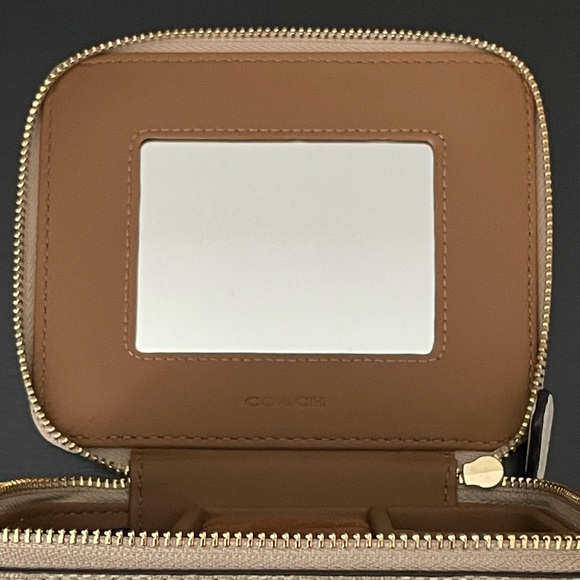 Coach Large Jewelry Box in Signature Canvas Light Khaki/Chalk • Brand 🆕 - Picture 12 of 16